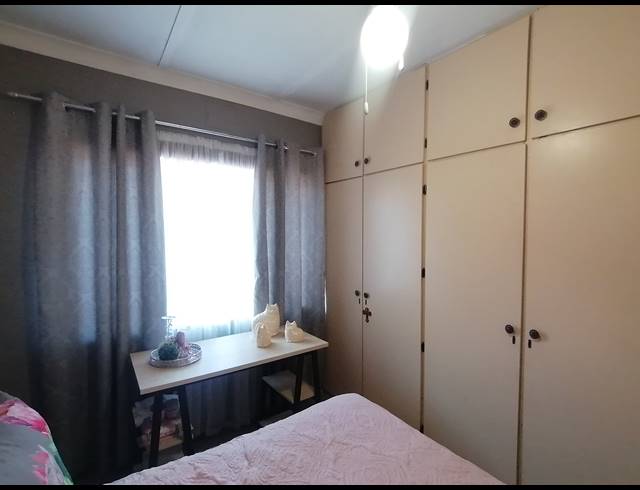 3 BEDROOM HOUSE SOLD IN STILFONTEIN EXT 4